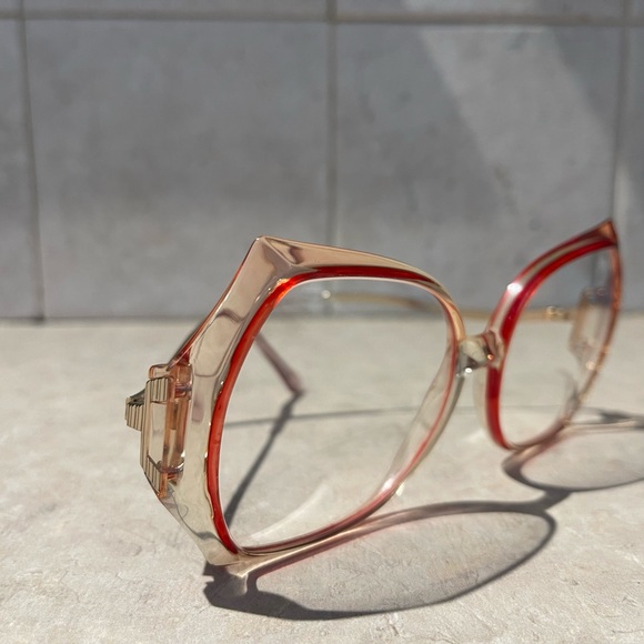 Vintage Oversized Glasses with Red Rimmed Frame - Picture 8 of 11